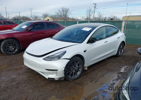 2021 Tesla Model 3 Long Range Dual Motor All-Wheel Drive z USA, uszkodzony, nr VIN 5YJ3E1EB9MF049560